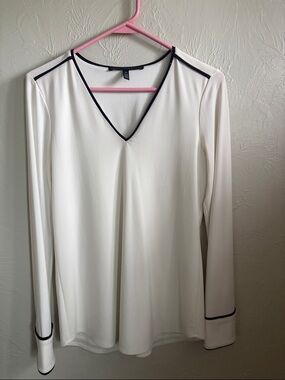 White House Black Market White V-Neck Long Sleeve Top with Black Piping